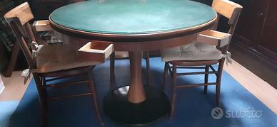 Tavolo rotondo da gioco con cassetti