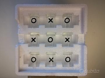 Bicchierini N.9 con gioco Tris e vassoio compreso