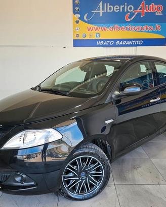 Lancia Ypsilon 1.0 firefly hybrid Silver s&s 70cv