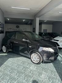 Lancia Ypsilon 1.2 69 CV 5 porte S&S Platinum