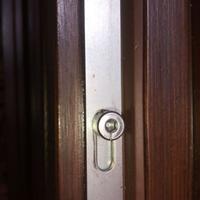 Serramenti in legno massiccio (4 cm) con thermopan