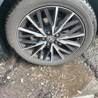 Cerchi originali Toyota chr +pneumatici Yokohama.