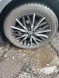 Cerchi originali Toyota chr +pneumatici Yokohama.