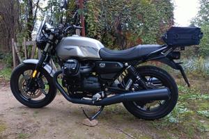 Moto Guzzi V7 850 Stone 2022