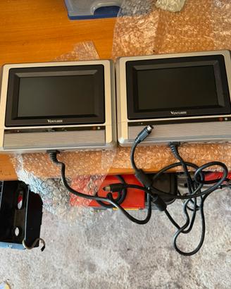 2 monitor per poggiatesta