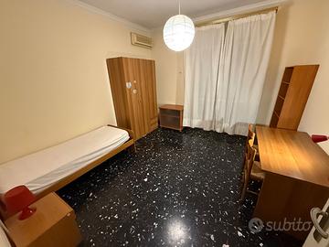 Stanza singola studentessa Metro Borgo via caronda