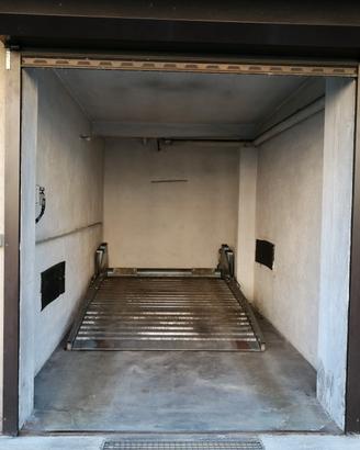 Ponte sollevatore per auto