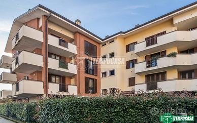 AMPIO MONOLOCALE DI 53 MQ CON AREA ESTERNA 35 MQ,