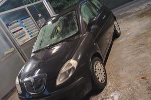 lancia ipsilon benzina neopatentati 