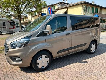 Ford transit custom 9 posti