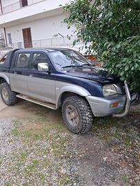 Mitsubishi l200 leggi