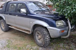 Mitsubishi l200 leggi