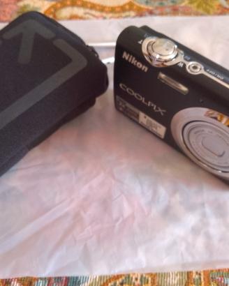fotocamera con custodia 