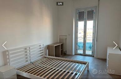 Stanza singola con spese incluse / Furio Camillo