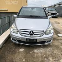 Mercedes classe B 180 cdi ricambi disponibili