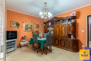 3 vani con terrazzo ideale investimento Via Pitrè
