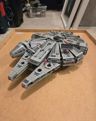Lego millennium falcon 