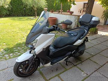 Yamaha XMAX 400 colore Bianco