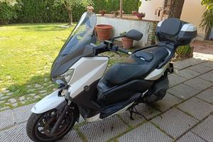 Yamaha XMAX 400 colore Bianco