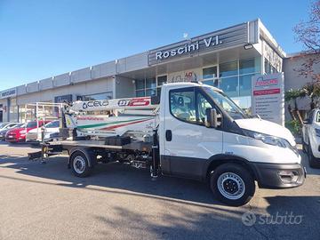 Iveco DAILY 35S14H Allestito con Piattaforma ...