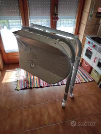 Fasciatoio pieghevole con rotelle e vaschetta