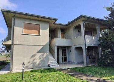 Immobile in asta di 362 m² con più di 5 locali e b