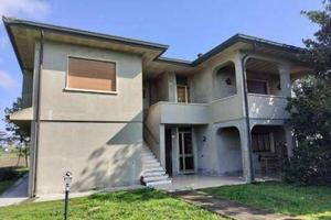 Immobile in asta di 362 m² con più di 5 locali e b