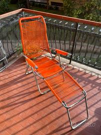 Sdraio pieghevole in ferro cordonata arancione