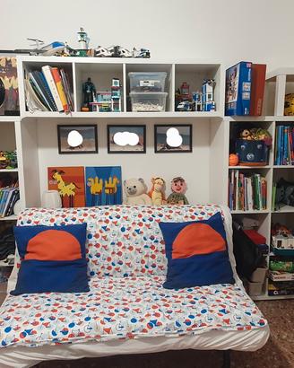 Divano letto e sistema di scaffali ikea