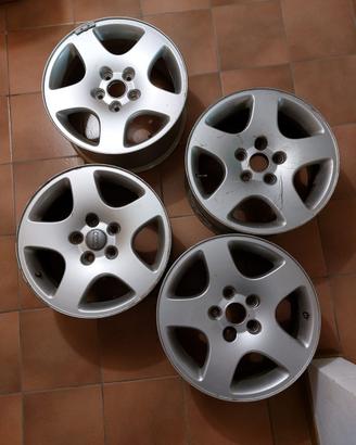 4 Cerchi in lega Audi r16 ORIGINALI