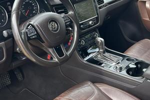VW  Touareg 3.0 V6 TDI  Blue Motion