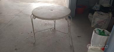 Tavoli ferro battuto plastificato 