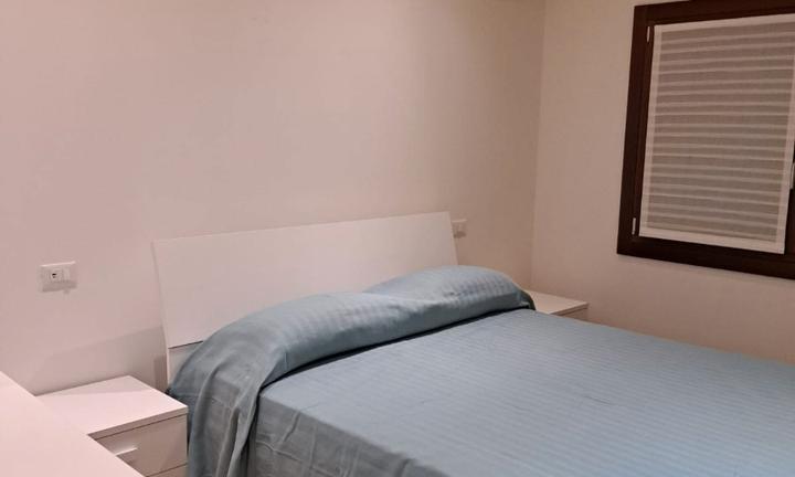 Stanza in Quadri a 10' da Roncade cont. transitori