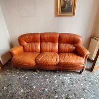 Set divani in vera pelle vintage – da restaurare