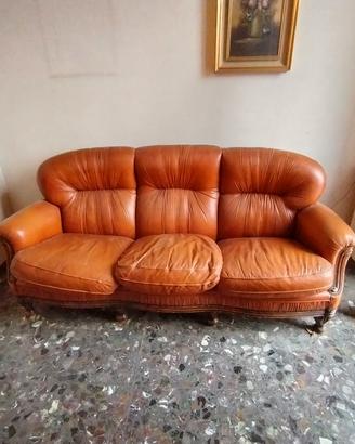 Set divani in vera pelle vintage – da restaurare