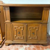 Mobile in legno massello stile classico