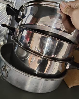 Lotto di pentolame e oggetti x la cucina