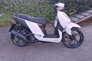 SCOOTER PEUGEOT TWEET 125cc WHITE