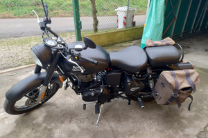 Royal enfield stealth black Classic 500