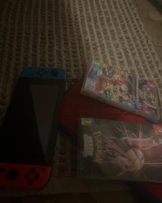 Nintendo switch completa piú due giochi