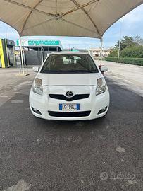 Toyota yaris 1.0 garanzia cambio e motore nuova