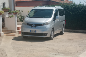 Nissan evalia NV 200