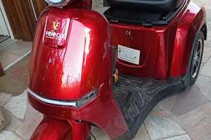 Scooter elettrico tre ruote
