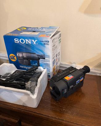 Videocamera Sony Handycam Video8 XR 64x  completa