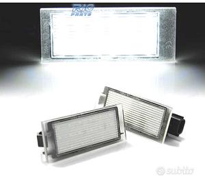 LUCI TARGA A LED RENAULT CLIO MEGANE LAGUNA TWINGO