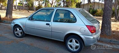 Auto d'epoca - Ford Fiest 1998
