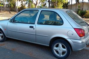 Auto d'epoca - Ford Fiest 1998