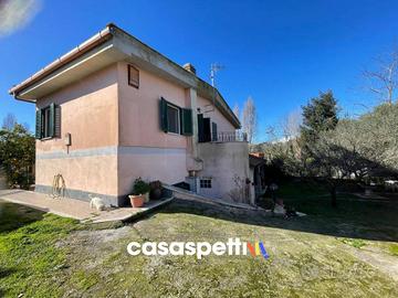 Villa di 165 m² con 5 locali a Anzio