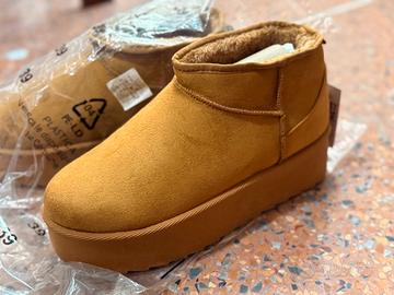 Stivaletti Alcott nuovi n.39 camel