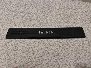 Battitacco Ferrari in carbonio